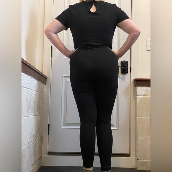 Torrid Brand Size 2 (2XL) Black Short Sleeve Jumpsuit Romper Cotton & Spandex - Picture 2 of 3